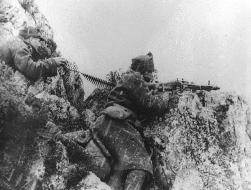 Soldati romani in Muntii Tatra din Cehoslovacia