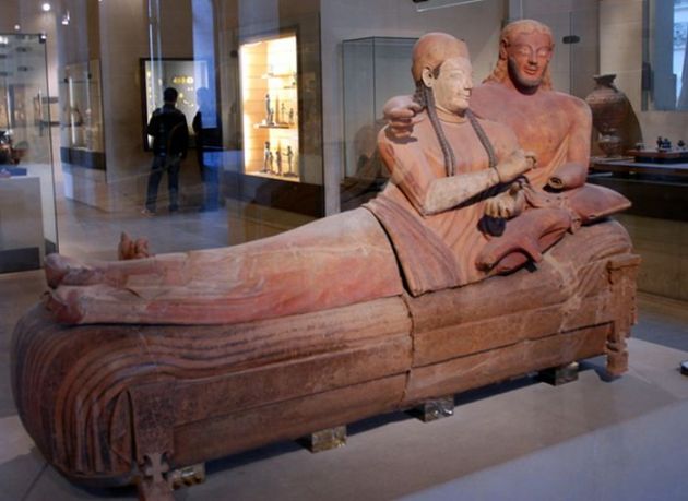 Sarcofagul soților 2