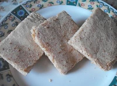 BISCUIȚI CU SCORȚIȘOARĂ