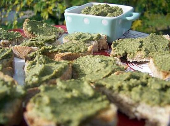 TAPENADA CU MASLINE VERZI SI CEAPA