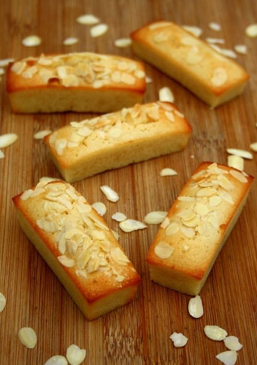 Financiers cu migdale 1