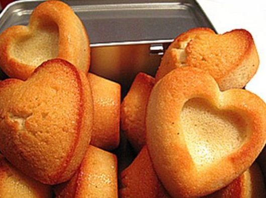 Financiers cu migdale 3