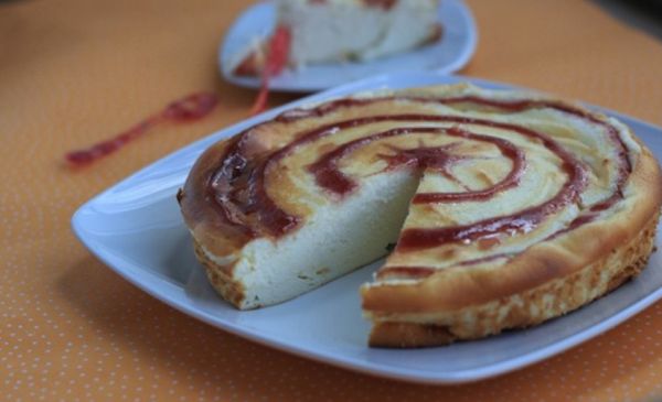 PRĂJITURĂ CU BRÂNZĂ