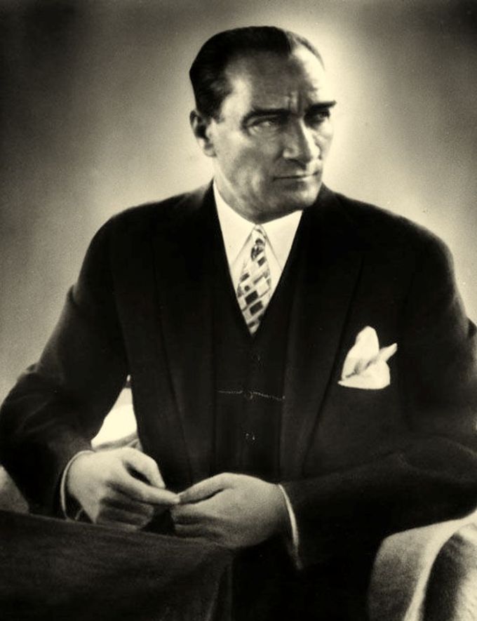Mustafa Kemal Atatürk 4