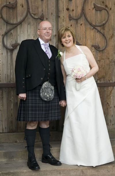 NICOLA STURGEON SI PETER MURRELL 2