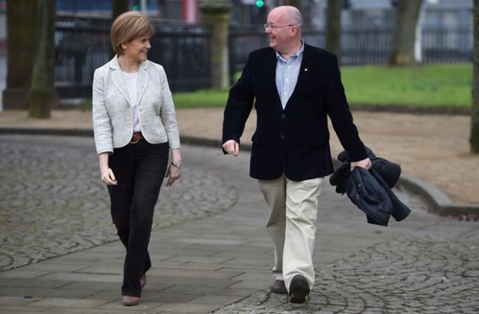 NICOLA STURGEON SI PETER MURRELL 3
