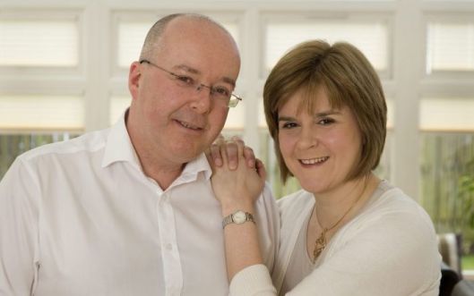 NICOLA STURGEON SI PETER MURRELL 5