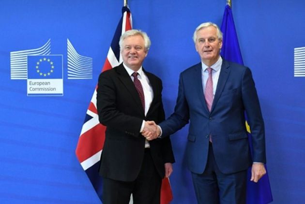 Michel Barnier si David Davis