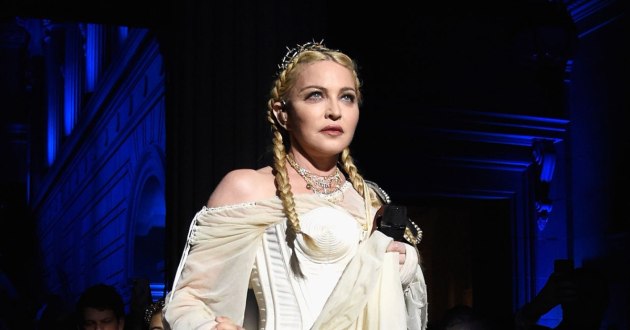 Heavenly Bodies: Fashion &amp; The Catholic Imagination Costume Institute Gala - Inside