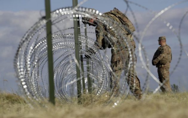 Alambre de púas en la frontera de EEUU con México
