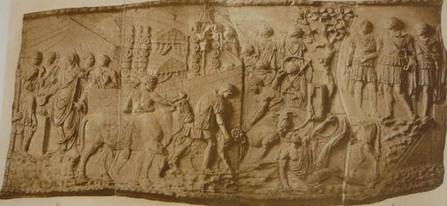 SUOVETAURILIA COLUMNA LUI TRAIAN