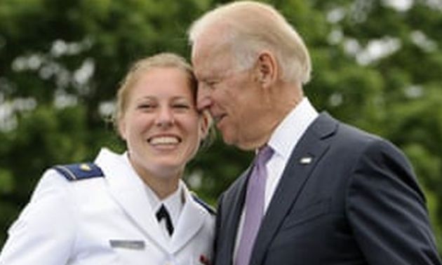 JOE BIDEN Y ESPACIO INTIMO